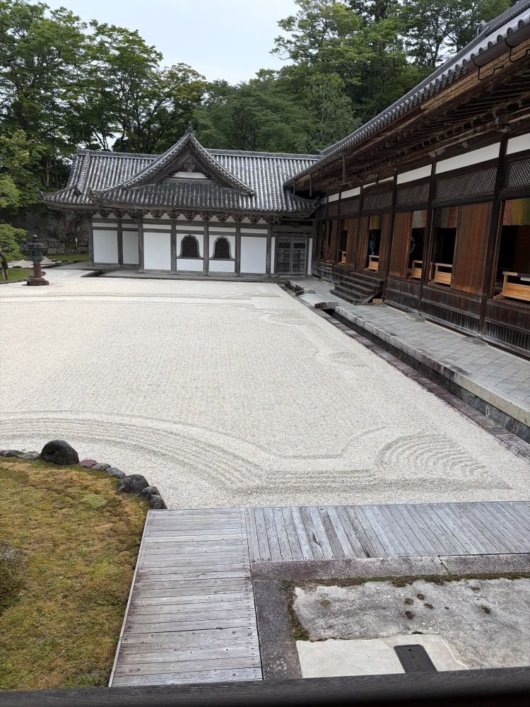 前庭（石庭）