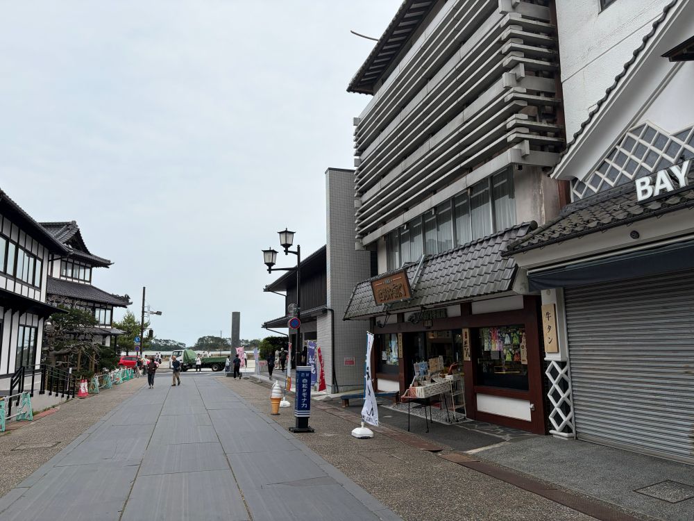 門前仲見世通り
