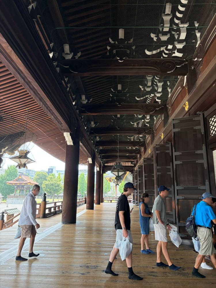 東本願寺参拝の様子